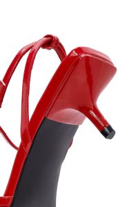 صندل زنانه قرمز چرم ورنی بنددار پاشنه‌دار دری مد