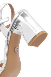 صندل زنانه متالیک نقره‌ای بنددار با پاشنه ضخیم دری مد