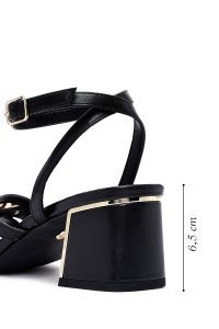 صندل زنانه مشکی بنددار پاشنه‌ضخیم کوتاه دری مد