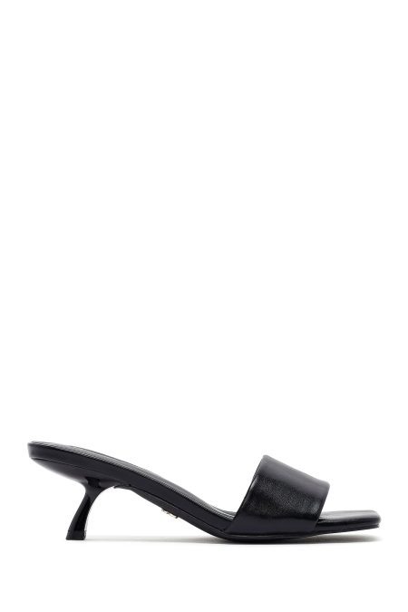 صندل زنانه مشکی پاشنه نازک کوتاه دری مد