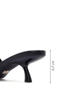 صندل زنانه مشکی پاشنه نازک کوتاه دری مد