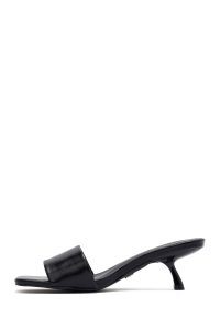 صندل زنانه مشکی پاشنه نازک کوتاه دری مد