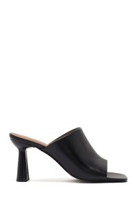 صندل زنانه مشکی چرم پاشنه‌دار دری مد