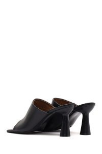 صندل زنانه مشکی چرم پاشنه‌دار دری مد