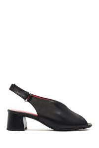 صندل زنانه مشکی چرم پاشنه‌ضخیم کوتاه بنددار دری مد