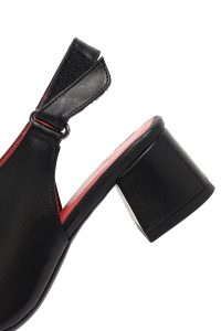 صندل زنانه مشکی چرم پاشنه‌ضخیم کوتاه بنددار دری مد