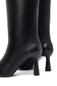 چکمه زنانه چرمی مشکی پاشنه‌دار دری مد