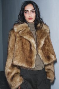 کت زنانه خز مصنوعی کوتاه کالکشن ZW زارا – ZARA