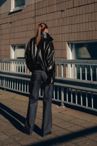 کت زنانه چرم مصنوعی با فرم حجمی زارا – ZARA