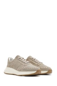 کتونی زنانه چرم جیر بژ بنددار با زیره ضخیم دری مد