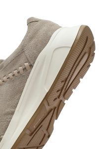 کتونی زنانه چرم جیر بژ بنددار با زیره ضخیم دری مد