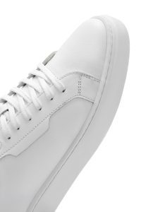 کتونی مردانه چرم سفید بنددار دری مد