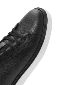 کتونی مردانه چرم مشکی بنددار زیره ضخیم دری مد