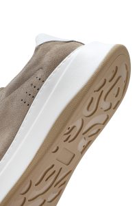 کتونی مردانه چرم نوبوک بژ بنددار زیره ضخیم دری مد