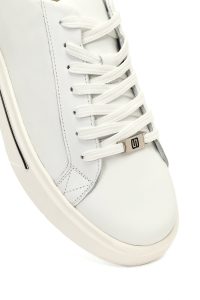 کتونی مردانه چرمی سفید بندی با زیره ضخیم دری مد