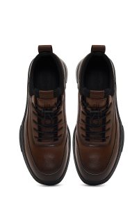 کتونی مردانه چرمی قهوه‌ای بندی با زیره ضخیم دری مد