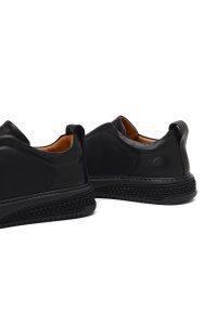 کتونی مردانه چرمی مشکی با زیره ضخیم دری مد