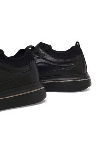 کتونی مردانه چرمی مشکی بندی با زیره ضخیم دری مد