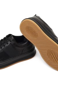 کتونی مردانه چرمی مشکی بندی با زیره ضخیم دری مد