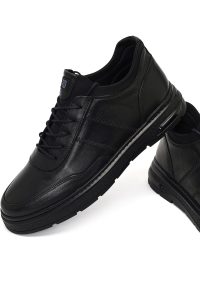 کتونی مردانه چرمی مشکی بندی کژوال با زیره ضخیم دری مد