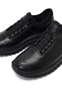 کتونی مردانه چرمی مشکی بندی کژوال با زیره ضخیم دری مد