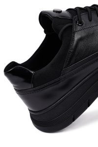 کتونی مردانه چرمی مشکی بندی کژوال دری‌مد