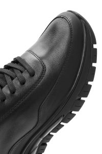 کتونی مردانه چرمی مشکی بندی