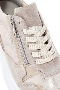 کتونی چرمی پاشنه دار بژ زنانه دری مد