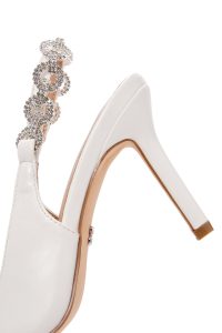 کفش زنانه سفید نگین‌دار پاشنه نازک پشت باز دری مد