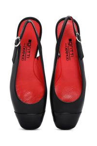 کفش زنانه مشکی چرم پاشنه‌ضخیم کوتاه پشت باز دری مد