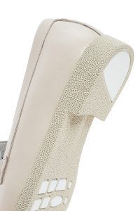 کفش لوفر زنانه چرم کرم سگک‌دار دری مد