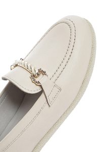 کفش لوفر زنانه چرم کرم سگک‌دار دری مد