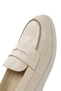 کفش لوفر زنانه چرم کرم پاشنه دار راحتی دری مد