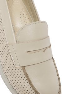 کفش لوفر زنانه چرم کرم پاشنه دار راحتی دری مد