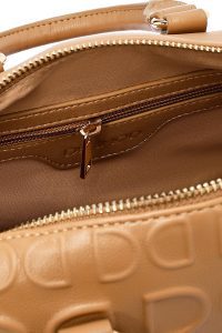 کیف زنانه دستی قهوه‌ای بند بلند چاپ‌دار دری مد