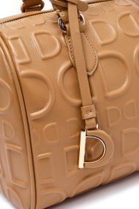 کیف زنانه دستی قهوه‌ای بند بلند چاپ‌دار دری مد