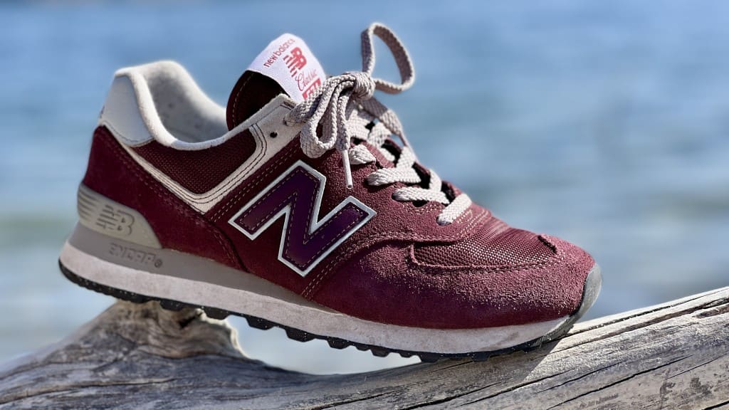 بررسی New Balance 574