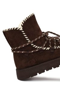 بوت تدی جیر زنانه قهوه‌ای بنددار لژدار دری مد