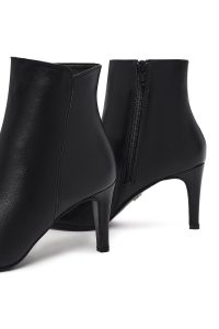 بوت زنانه چرمی مشکی پاشنه نازک زیپ دار دری مد