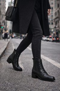 بوت چرمی زنانه مشکی زیپ‌دار پاشنه ضخیم دری مد