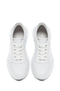 کتونی زنانه چرم سفید بنددار با زیره ضخیم دری مد