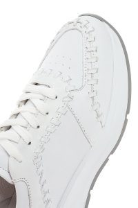 کتونی زنانه چرم سفید بنددار با زیره ضخیم دری مد