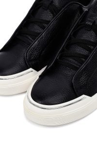 کتونی مردانه چرمی مشکی بندی دری مد