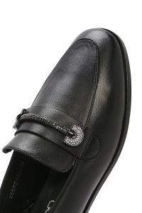 کفش لوفر زنانه چرم مشکی سگک‌دار دری مد