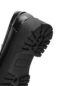 کفش لوفر زنانه چرم مشکی سگک‌دار زیره ضخیم دری مد