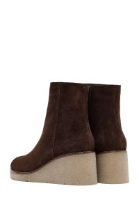 بوت زنانه قهوه‌ای جیر لژدار زیپ‌دار دری مد