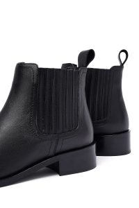 بوت زنانه مشکی چرمی چلسی دری مد