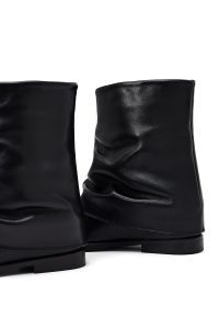 بوت زنانه چرم مشکی دری مد