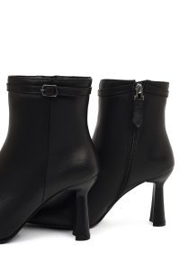 بوت زنانه چرم مشکی پاشنه‌دار زیپ‌دار دری مد