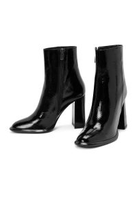 بوت زنانه چرم ورنی مشکی پاشنه‌بلند ضخیم بلند زیپ‌دار دری مد